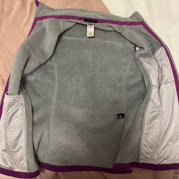 Patagonia Polyester Fleece Gray and Purple Full-Zip Pocketed Vest Outdoor Hiking - Picture 6 of 11